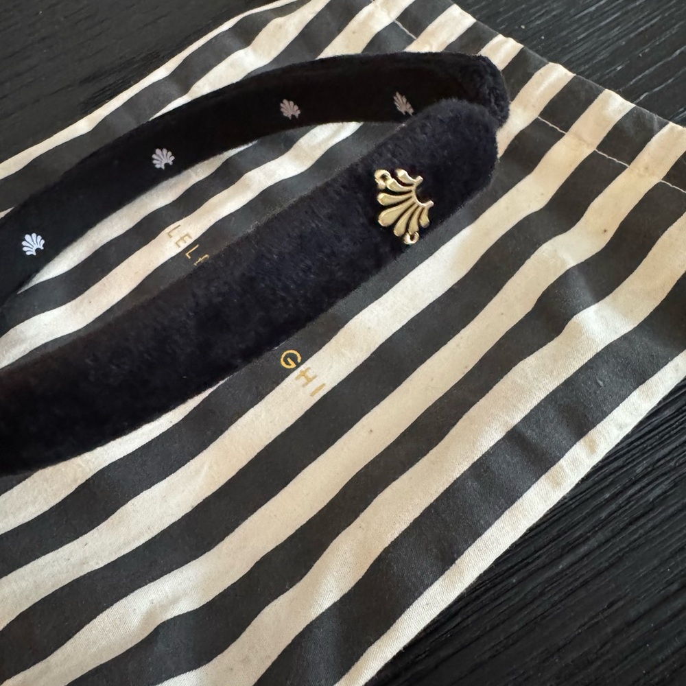 Lele Sadoughi Slim Black Velvet Headband - Picture 3 of 3